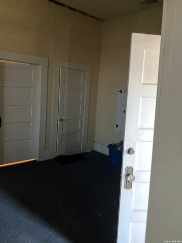 2424 Buena Vista, San Antonio, TX 78207