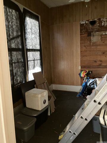 2424 Buena Vista, San Antonio, TX 78207