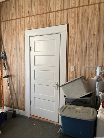 2424 Buena Vista, San Antonio, TX 78207