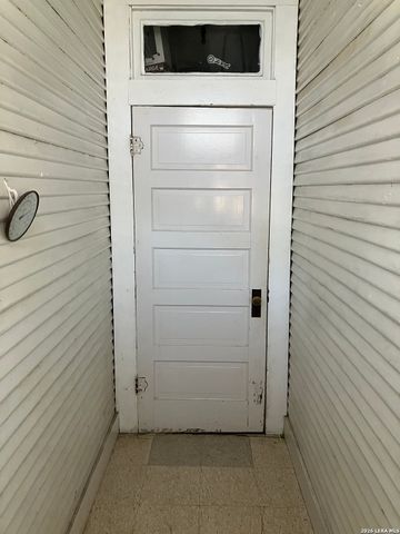 2424 Buena Vista, San Antonio, TX 78207