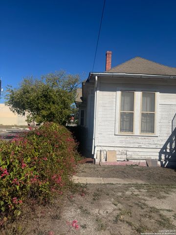 2424 Buena Vista, San Antonio, TX 78207