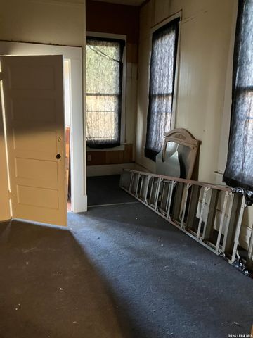 2424 Buena Vista, San Antonio, TX 78207