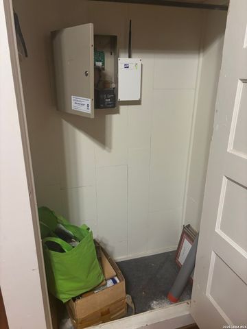 2424 Buena Vista, San Antonio, TX 78207