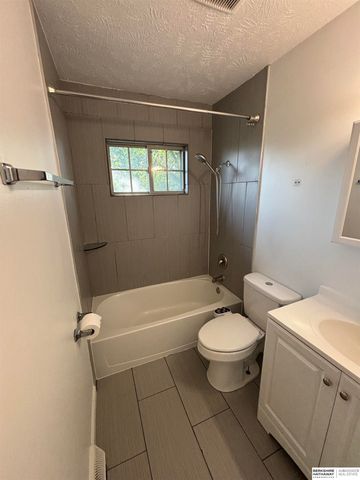 6312 S 142nd Street, Omaha, NE 68137