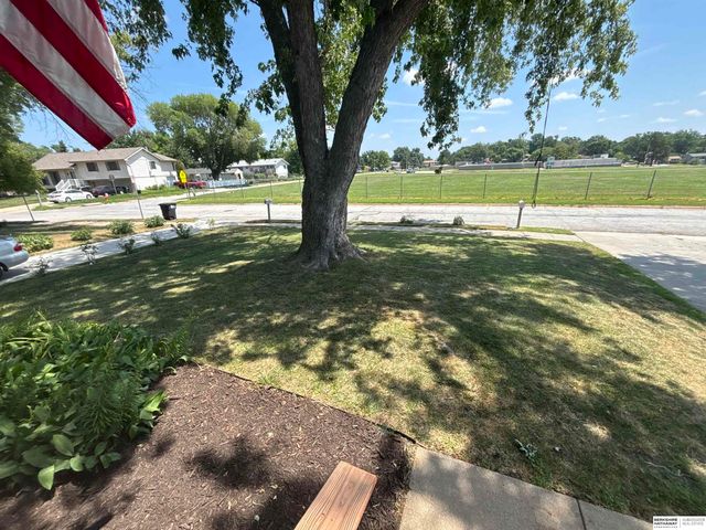 6312 S 142nd Street, Omaha, NE 68137