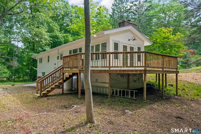 19 Fawn Drive, Woodbridge, CT 06525