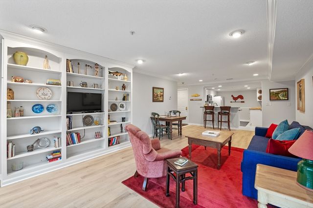 18 America Way 1, Salem, MA 01970