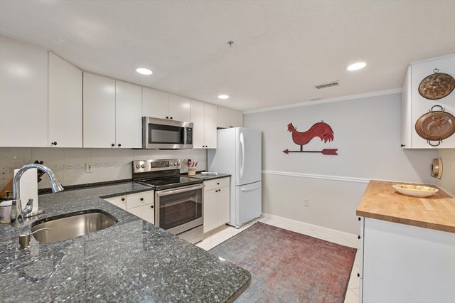 18 America Way 1, Salem, MA 01970