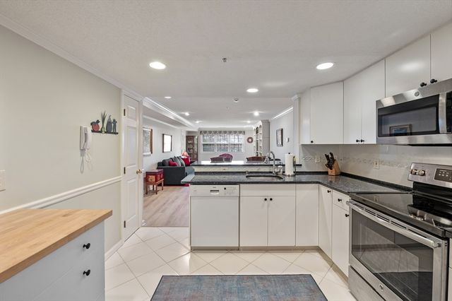 18 America Way 1, Salem, MA 01970