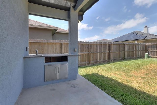 8206 Denali Dr, Corpus Christi, TX 78414