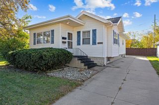 1649 B Avenue NW, Cedar Rapids, IA 52405