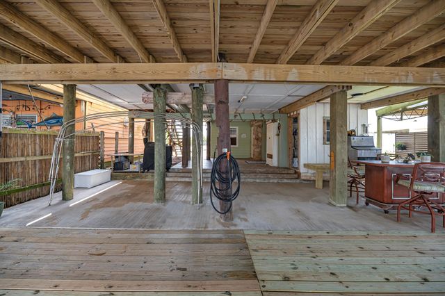 518 Marine Way, Freeport, TX 77541