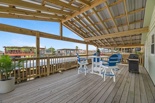 518 Marine Way, Freeport, TX 77541