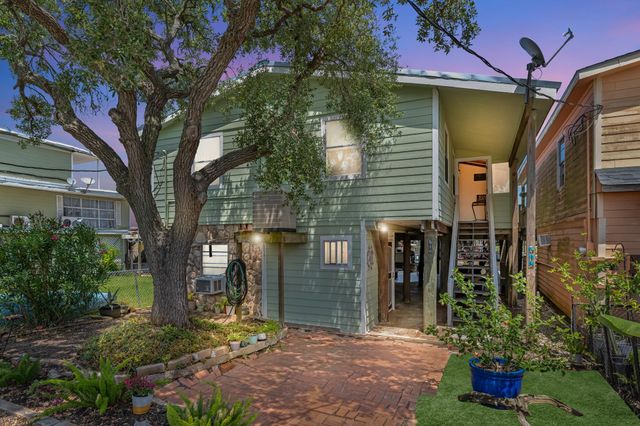518 Marine Way, Freeport, TX 77541