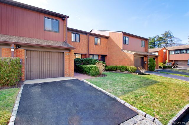 40 Cricket Club Drive, Roslyn, NY 11576