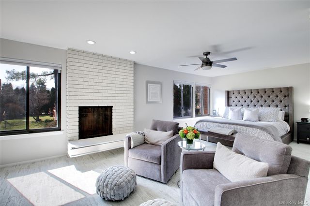 40 Cricket Club Drive, Roslyn, NY 11576