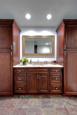 40 Cricket Club Drive, Roslyn, NY 11576