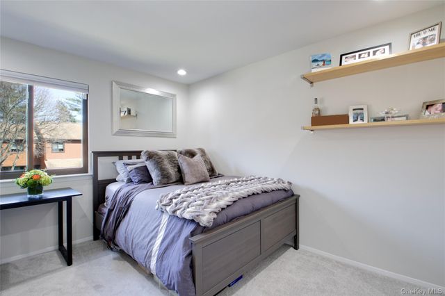 40 Cricket Club Drive, Roslyn, NY 11576