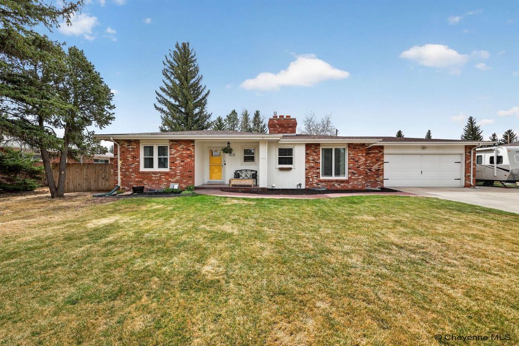 911 PIKE ST, Cheyenne, WY 82009