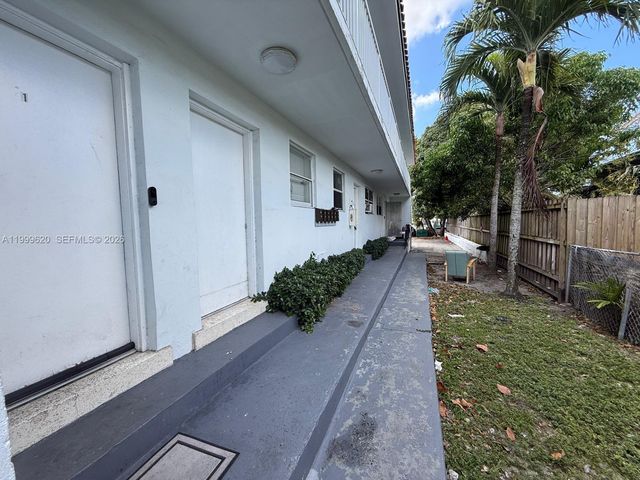 1646 NW 2nd St 2, Miami, FL 33125