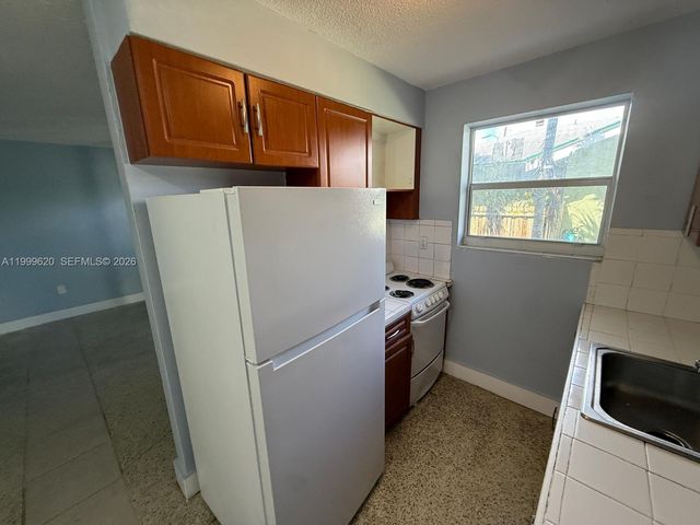 1646 NW 2nd St 2, Miami, FL 33125