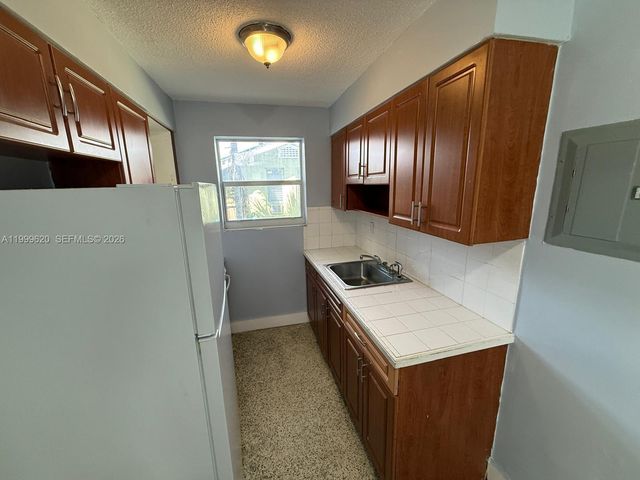 1646 NW 2nd St 2, Miami, FL 33125