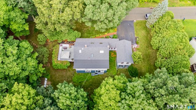 6 Sunrise Ridge, Middlefield, CT 06481