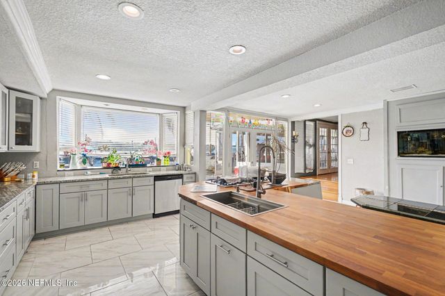 6964 RAMOTH Drive, Jacksonville, FL 32226