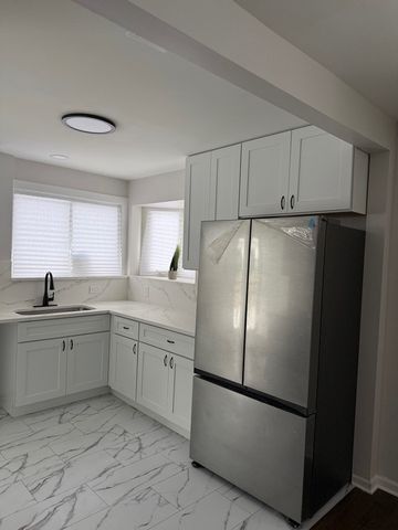 12613 S Bishop Street, Calumet Park, IL 60827