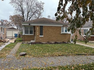12613 S Bishop Street, Calumet Park, IL 60827