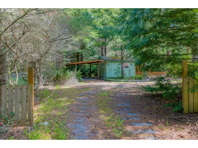 52031 STURTEVANT Ln, Bandon, OR 97411