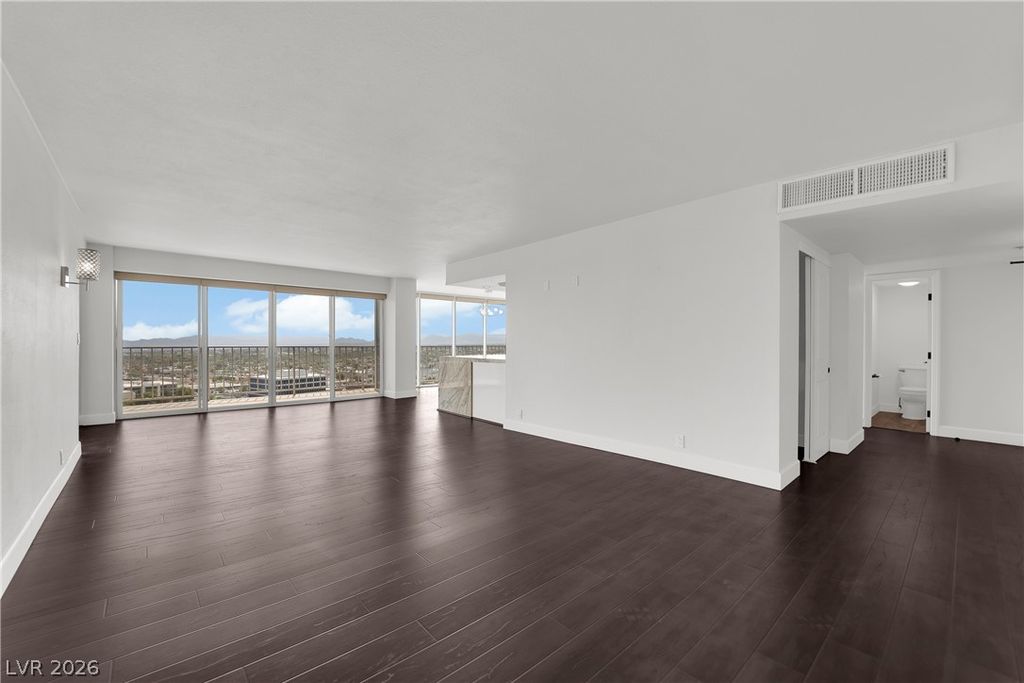 3111 Bel Air Drive 18F, Las Vegas, NV 89109 — photo 3
