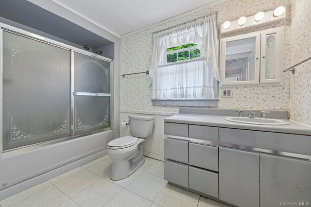 207 N Forest Avenue, Rockville Centre, NY 11570