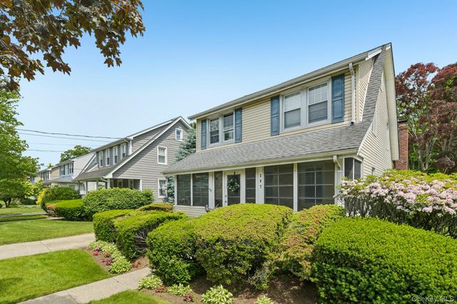 207 N Forest Avenue, Rockville Centre, NY 11570