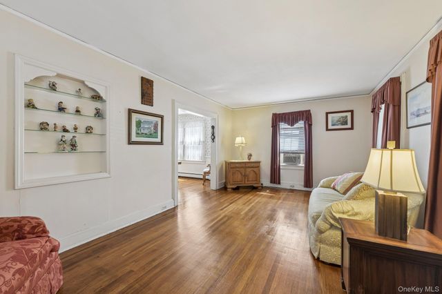 207 N Forest Avenue, Rockville Centre, NY 11570