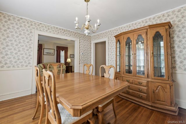 207 N Forest Avenue, Rockville Centre, NY 11570