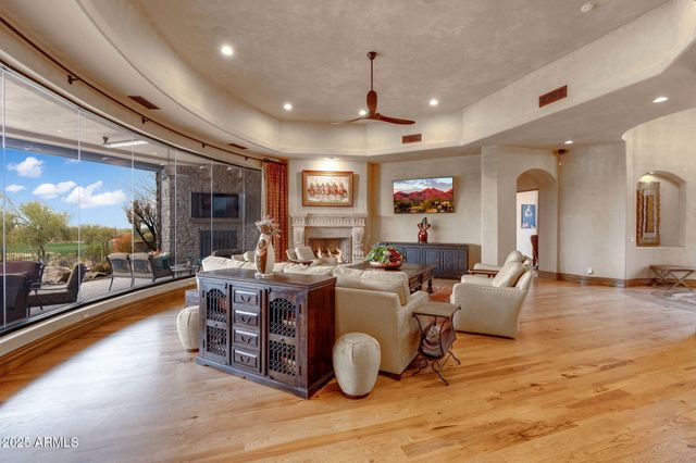 9161 E SUPERSTITION MOUNTAIN Drive, Gold Canyon, AZ 85118