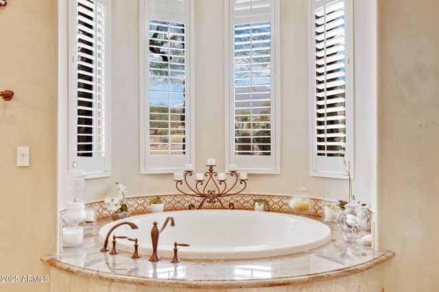 9161 E SUPERSTITION MOUNTAIN Drive, Gold Canyon, AZ 85118