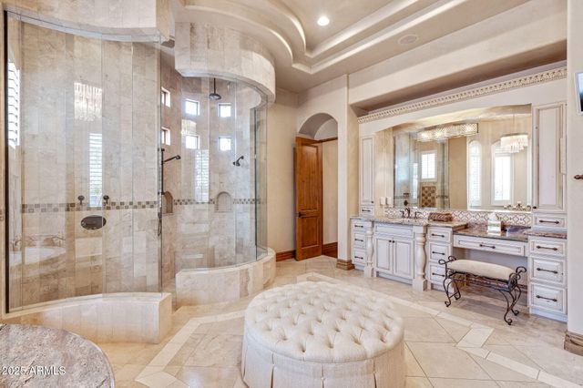 9161 E SUPERSTITION MOUNTAIN Drive, Gold Canyon, AZ 85118