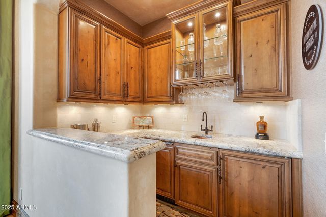 9161 E SUPERSTITION MOUNTAIN Drive, Gold Canyon, AZ 85118