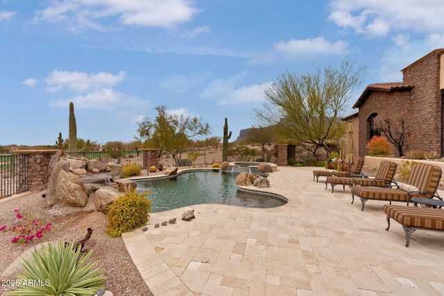 9161 E SUPERSTITION MOUNTAIN Drive, Gold Canyon, AZ 85118