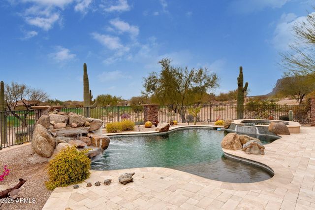 9161 E SUPERSTITION MOUNTAIN Drive, Gold Canyon, AZ 85118