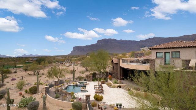 9161 E SUPERSTITION MOUNTAIN Drive, Gold Canyon, AZ 85118