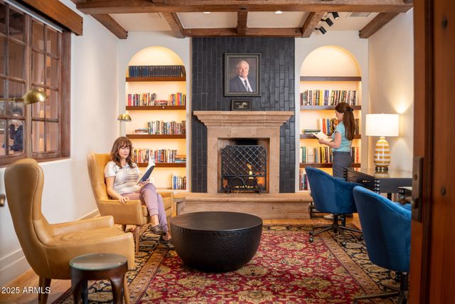 9161 E SUPERSTITION MOUNTAIN Drive, Gold Canyon, AZ 85118