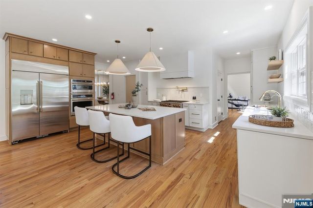 28 Drake Lane, Upper Saddle River, NJ 07458