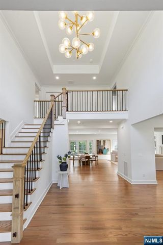 28 Drake Lane, Upper Saddle River, NJ 07458