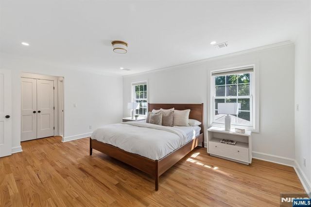 28 Drake Lane, Upper Saddle River, NJ 07458