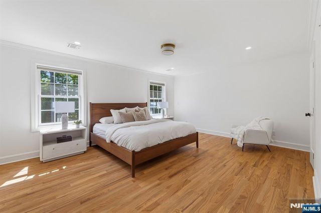 28 Drake Lane, Upper Saddle River, NJ 07458