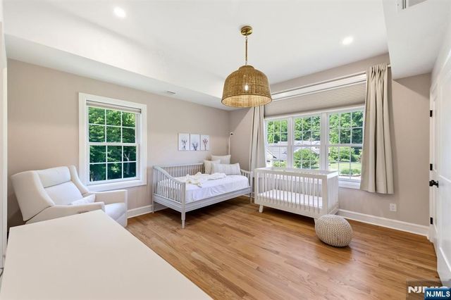 28 Drake Lane, Upper Saddle River, NJ 07458