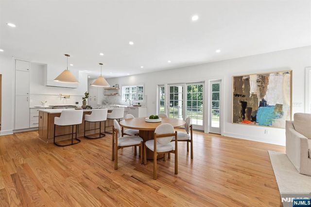 28 Drake Lane, Upper Saddle River, NJ 07458